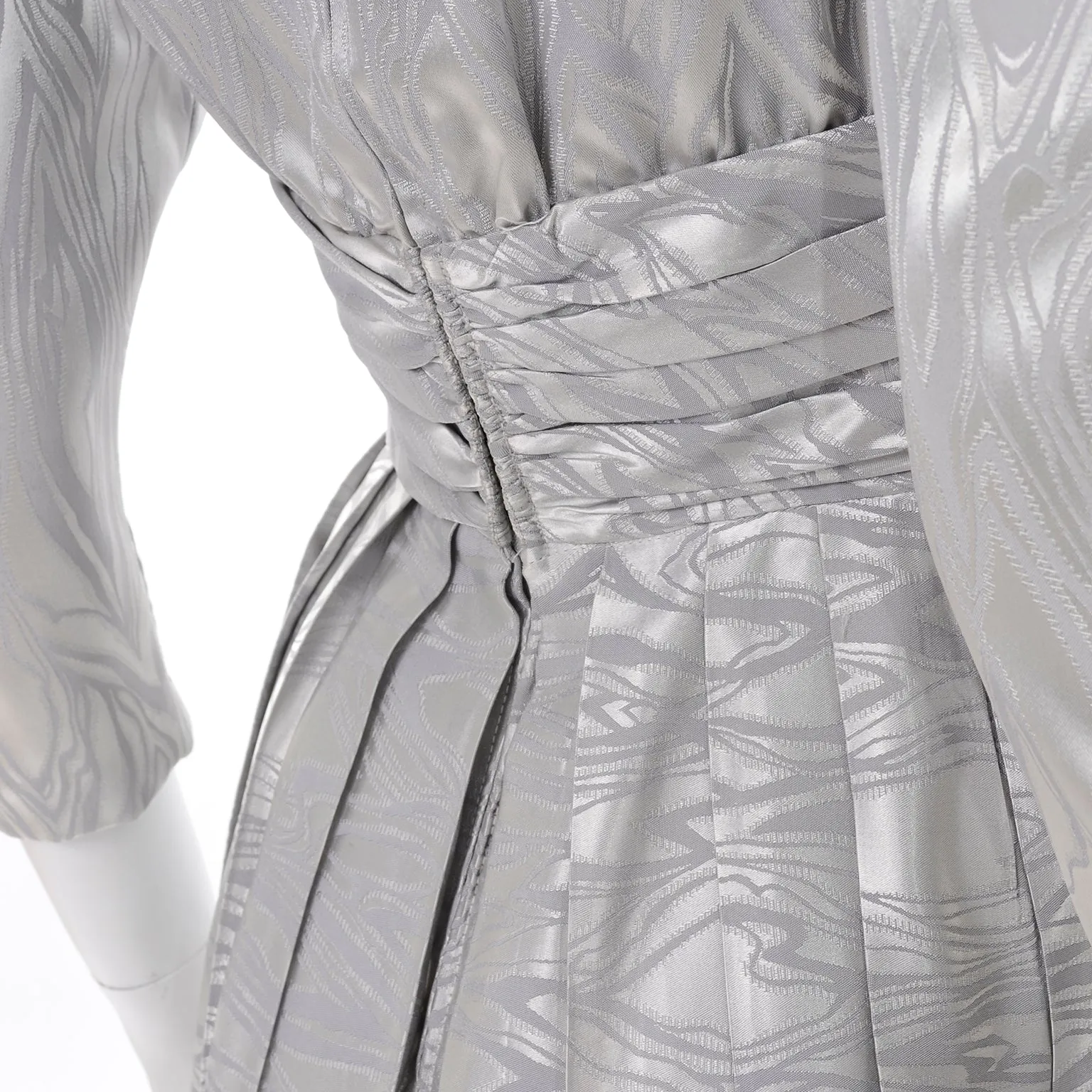 1980s Vintage AJ Bari Silver Tonal Print Evening Dress W Puff Sleeves