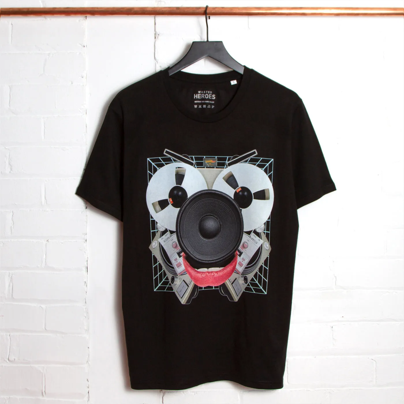 Audio Face Front Print - Tshirt - Black