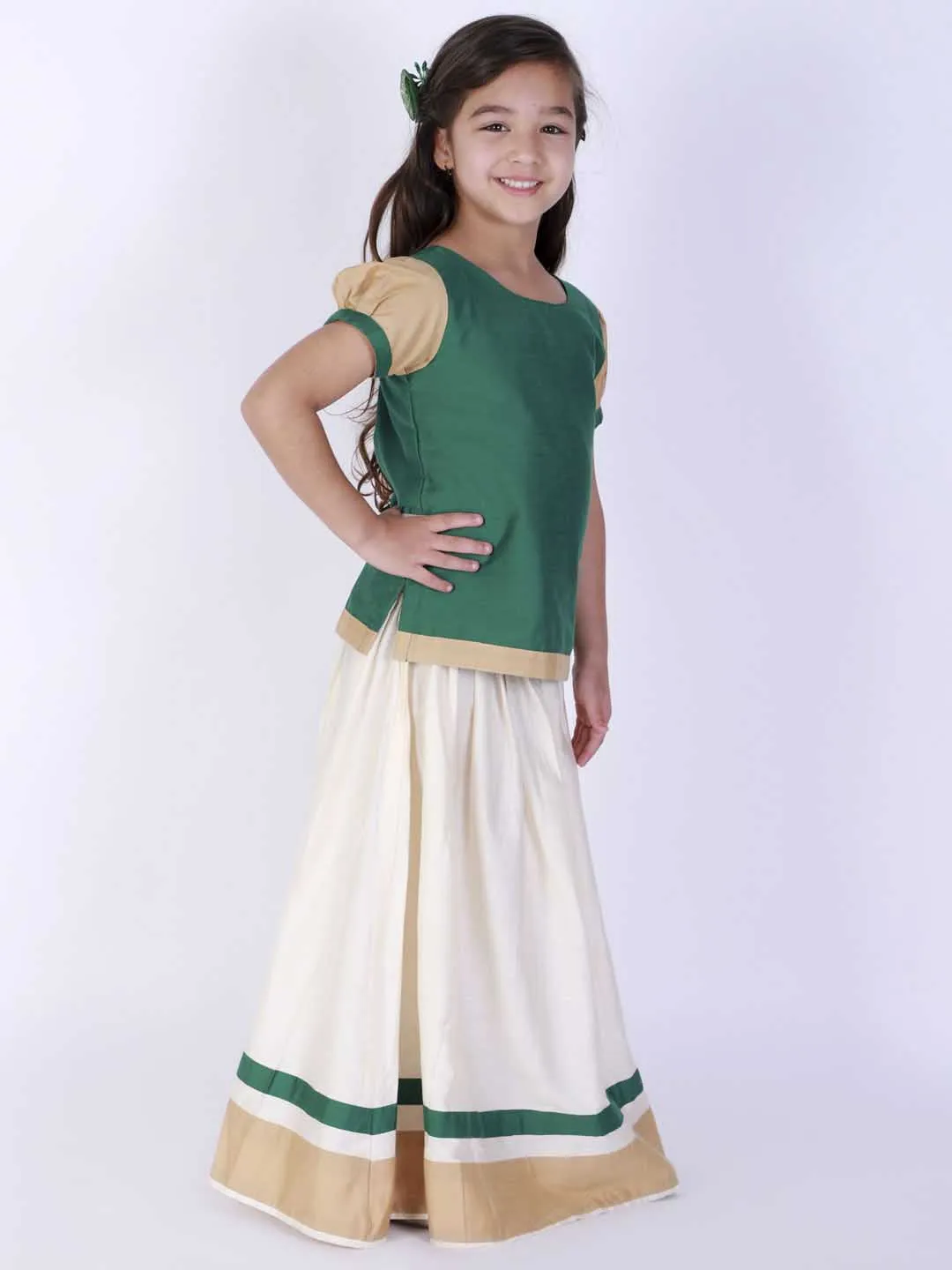 Jashvi Girl's Green & White Pavda Pattu Lehenga Choli Set