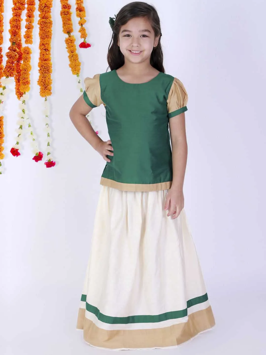 Jashvi Girl's Green & White Pavda Pattu Lehenga Choli Set