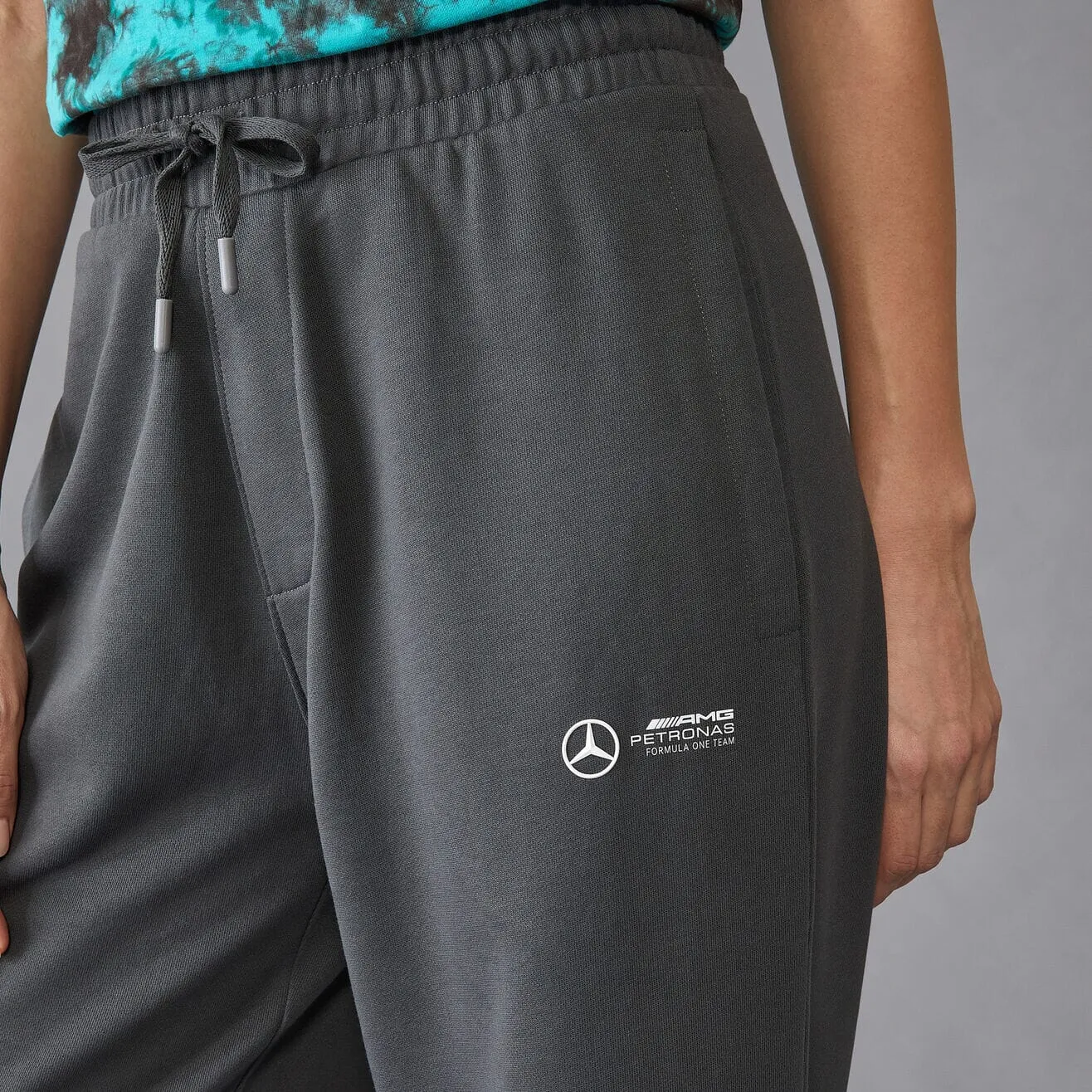 Mercedes Benz AMG Petronas F1 Men's Relaxed Fit Sweatpants - Black