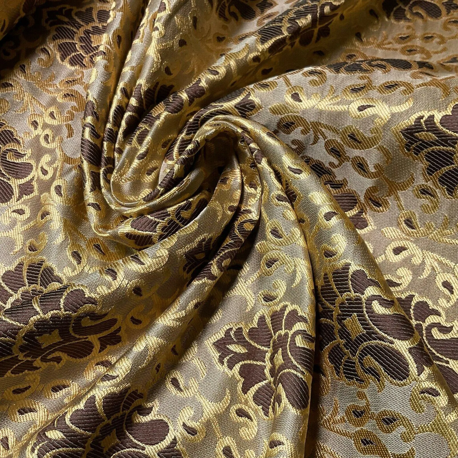 Ornamental Damask Brocade Wedding Banarsi Fabric 130 cm wide  M1565