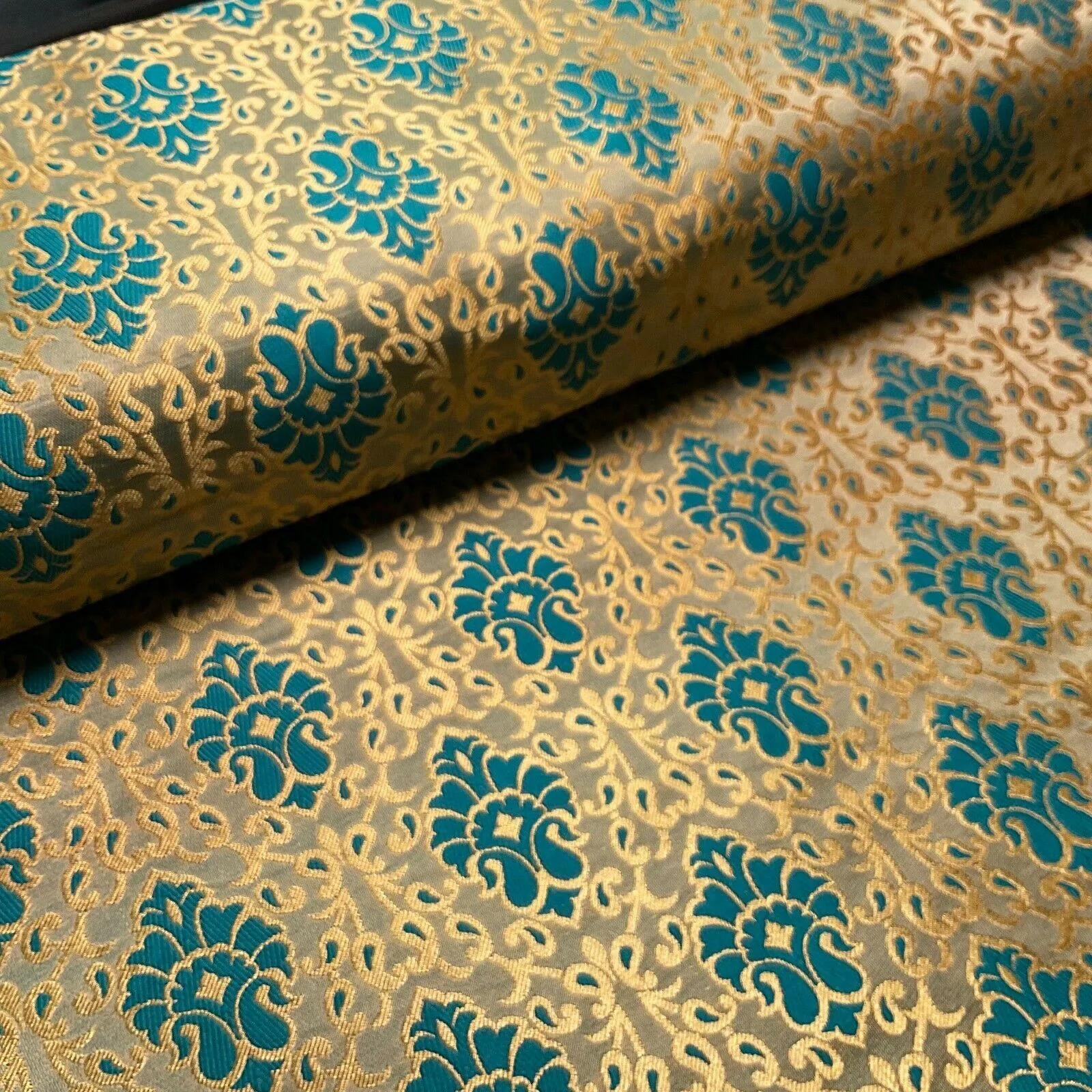 Ornamental Damask Brocade Wedding Banarsi Fabric 130 cm wide  M1565