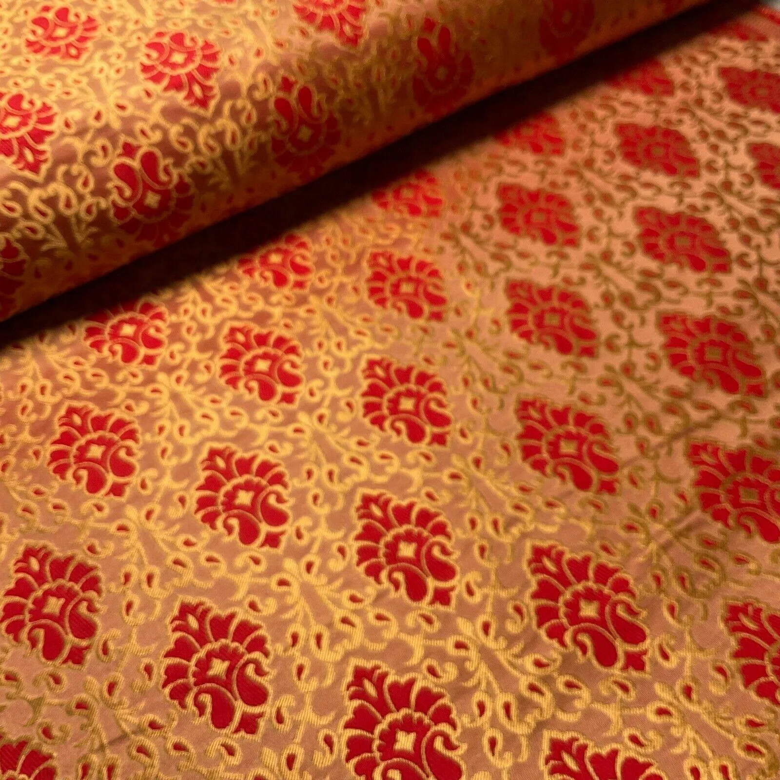 Ornamental Damask Brocade Wedding Banarsi Fabric 130 cm wide  M1565