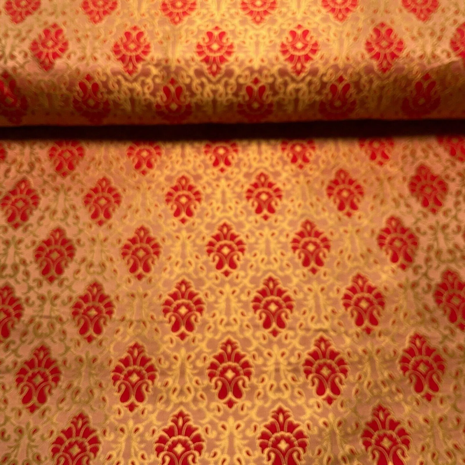 Ornamental Damask Brocade Wedding Banarsi Fabric 130 cm wide  M1565